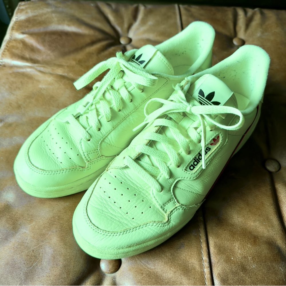 Sweet bright neon yellow sneakers!